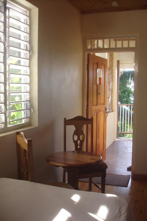 Finjam Cottage Port Antonio Værelse billede